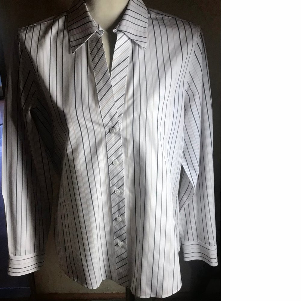 Gold Label NWT White Stripe Button Shirt Size 12
